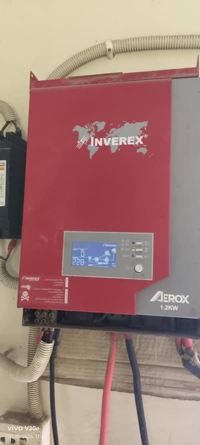 inventer 1.2 inverex Phoenix battery TX 2500 4 solar panel 160w