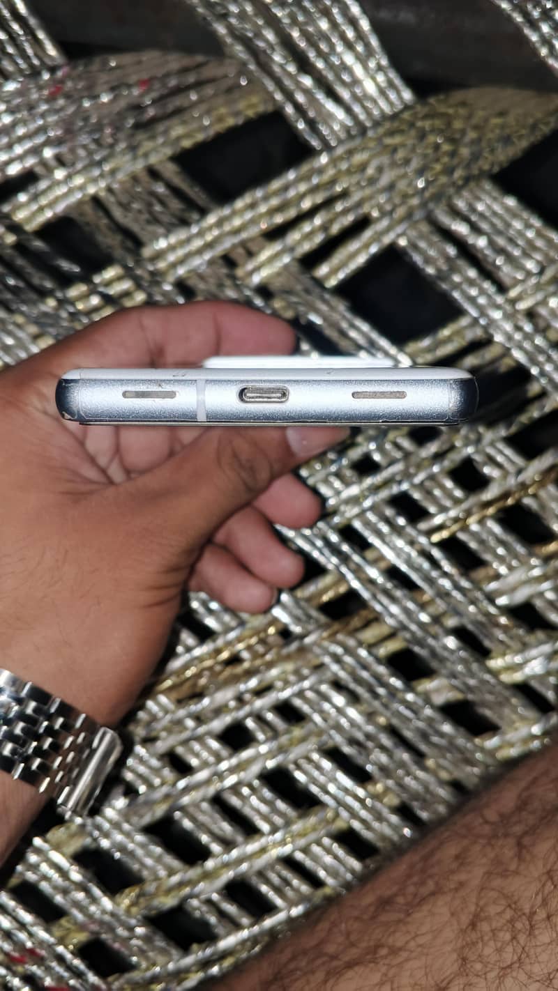 Gogle Pixel 7a 1