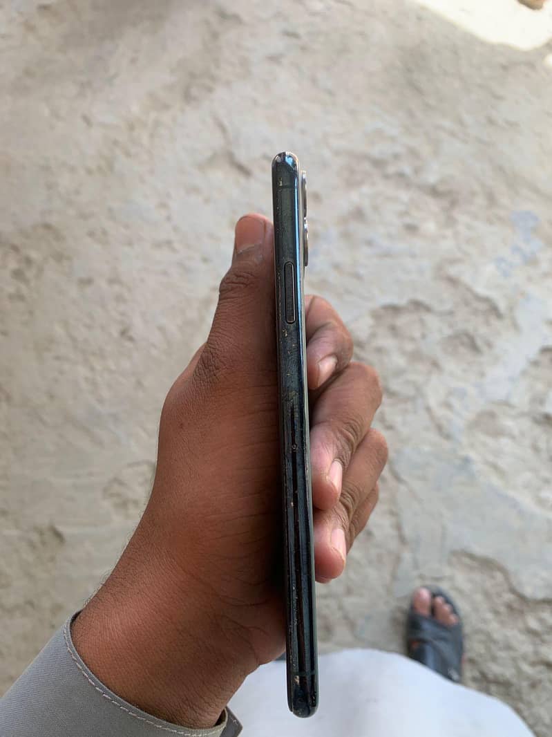 iphone 11 pro max 3