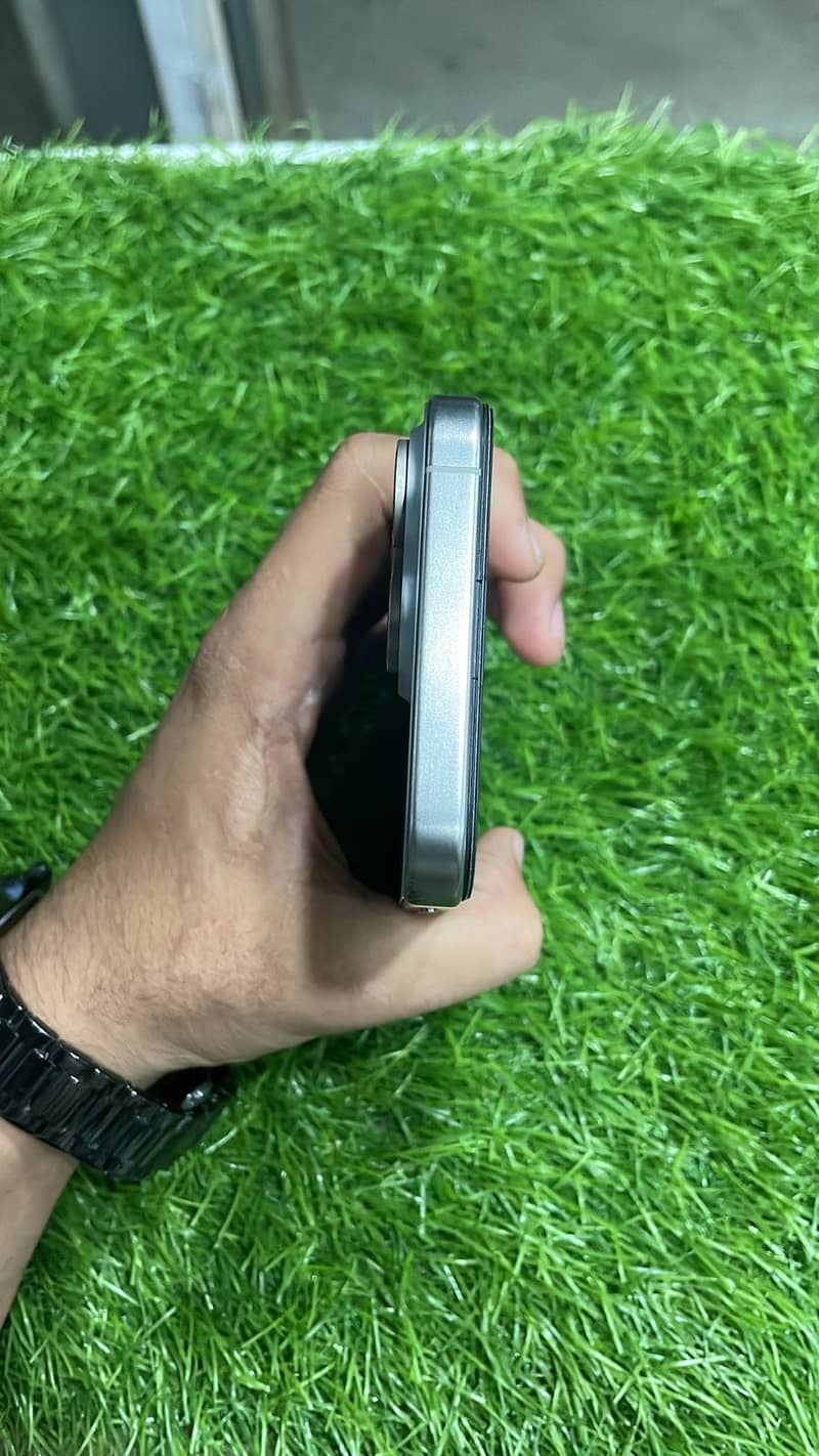 iPhone 15 pro max 1