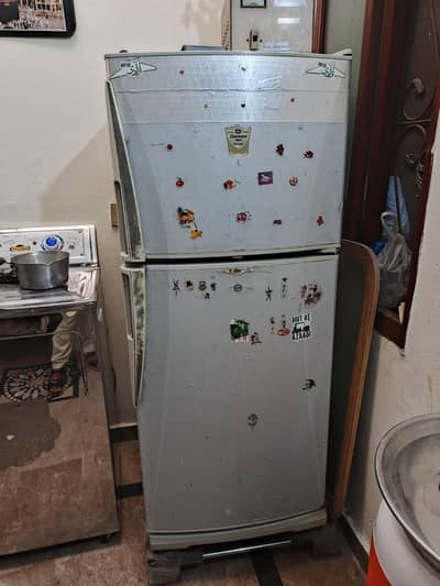 Dawlance Refrigerator  Medium Size