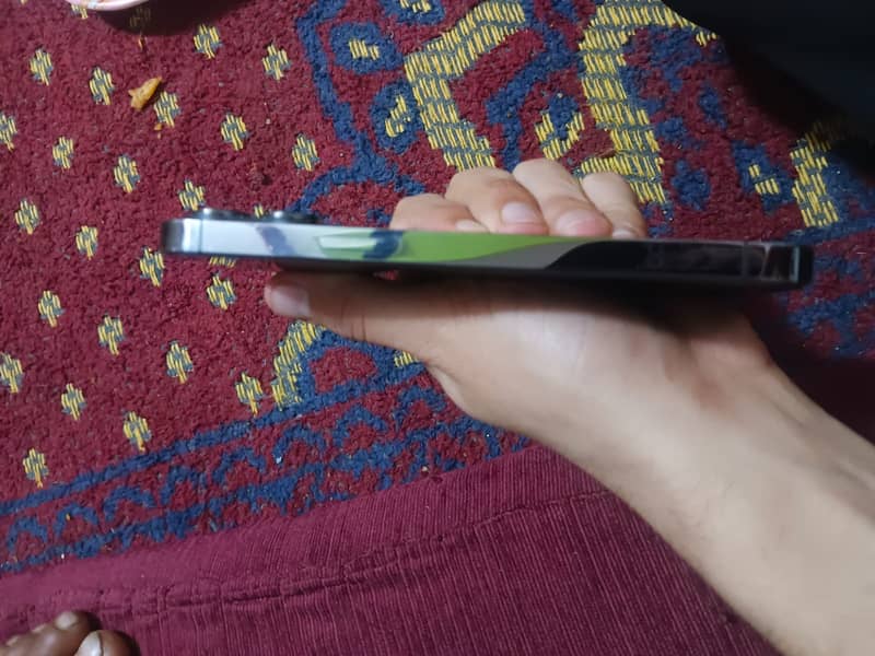 Apple iPhone 13 Pro 2