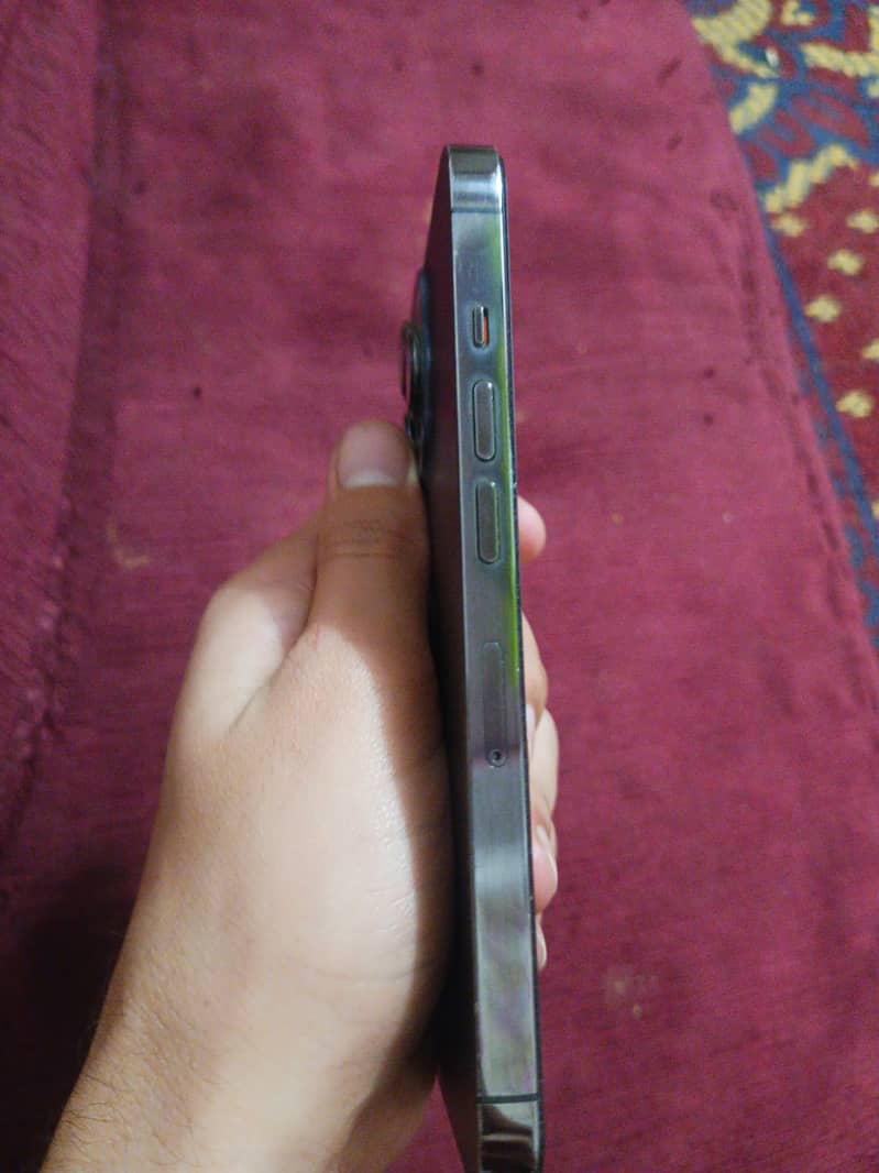 Apple iPhone 13 Pro 4