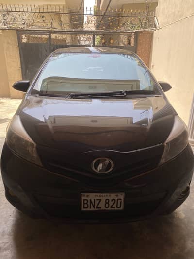 Toyota vitz 2012 / 2015