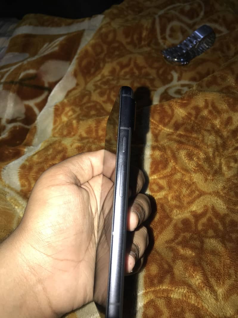 Google pixel 8 5
