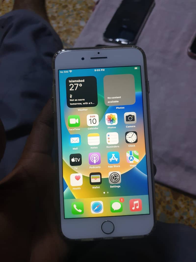 iPhone 8 Plus 1