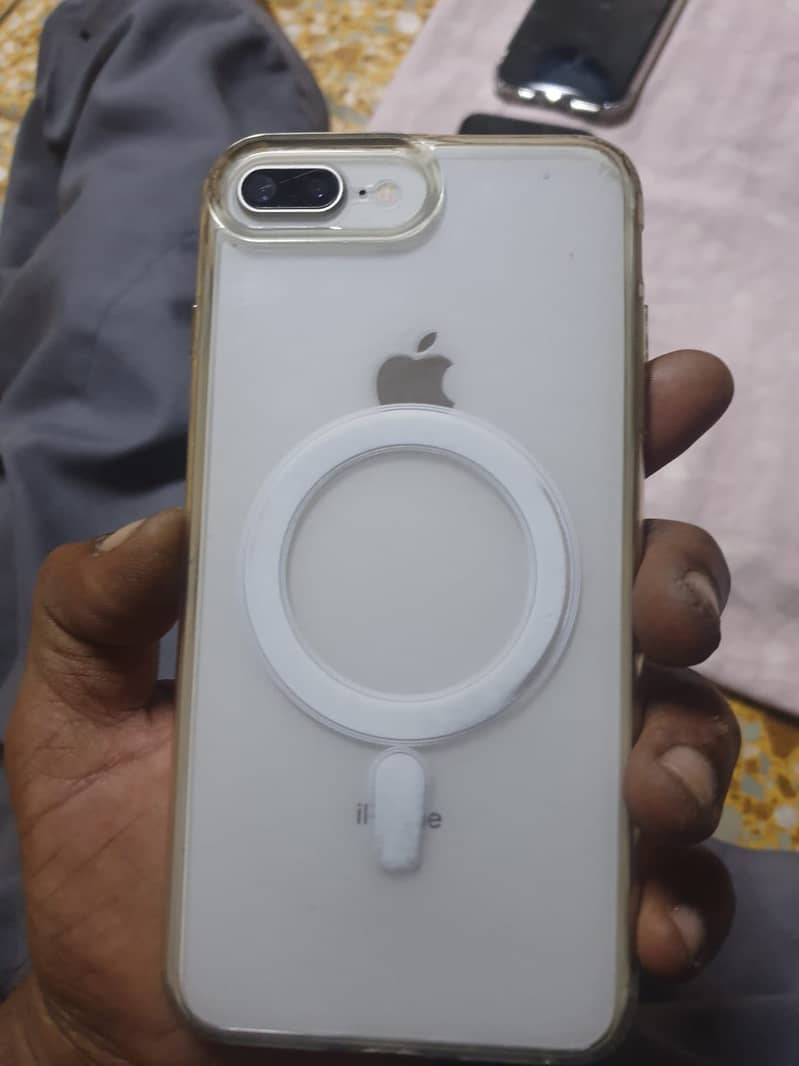 iPhone 8 Plus 3