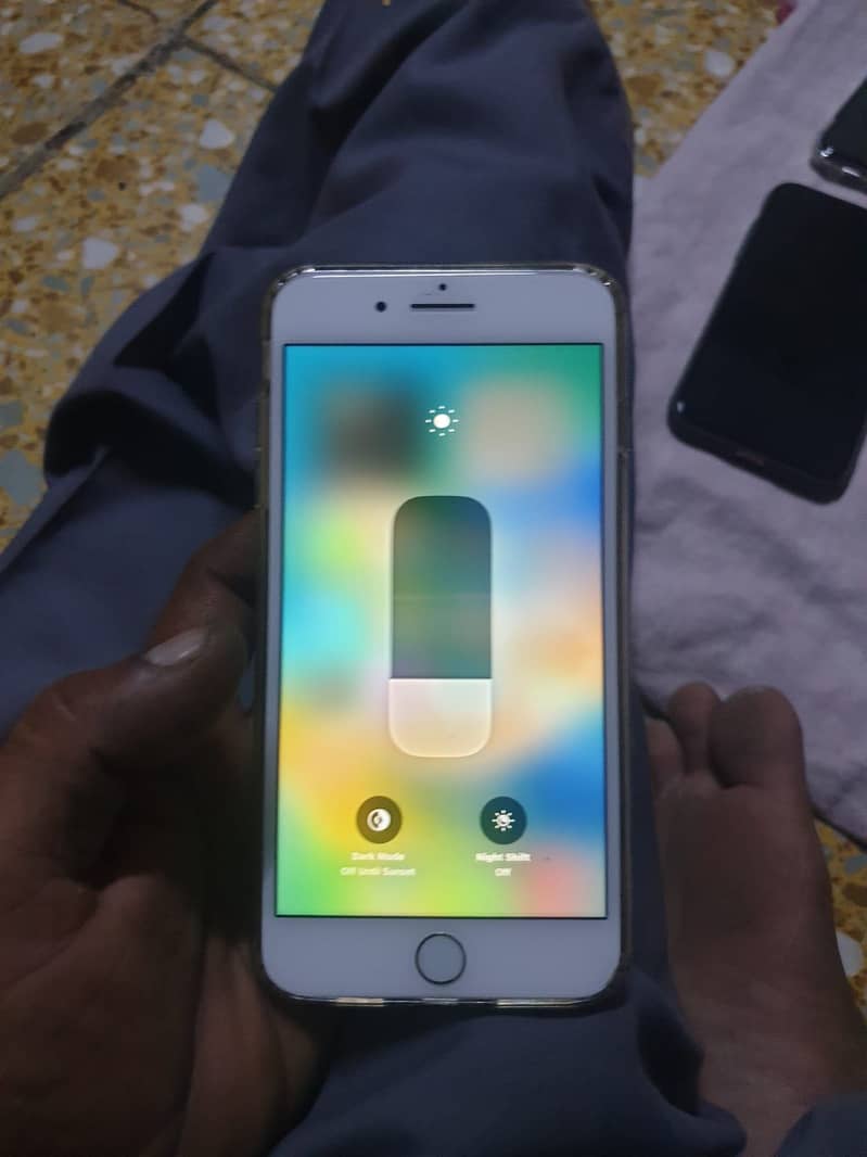 iPhone 8 Plus 4