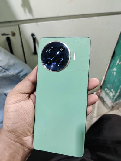 Spark 20 pro plus