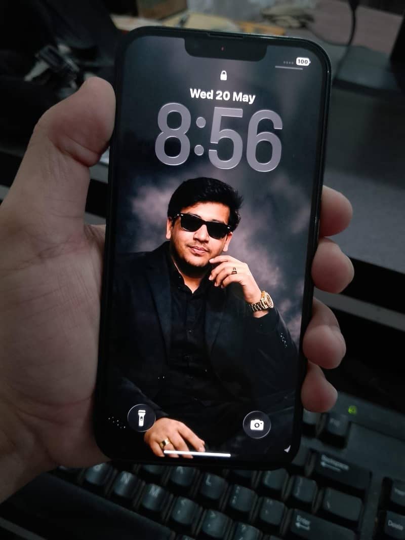 IPhone 13 10/10 condition 0