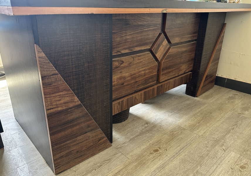 Office head table with side table 0