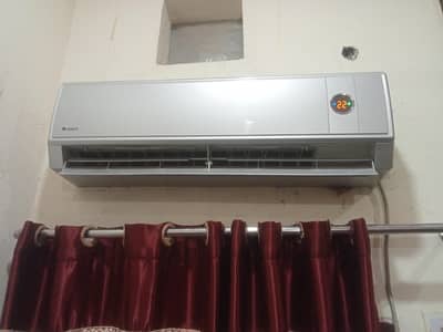 gree ac 1.5 ton simple ac cz8