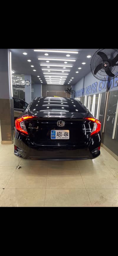 Im selling my honda civic 2017 end  model 18 registration