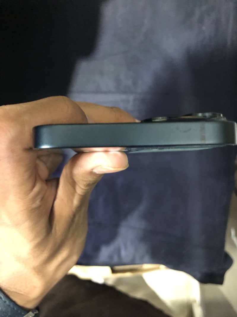 iPhone 14 4