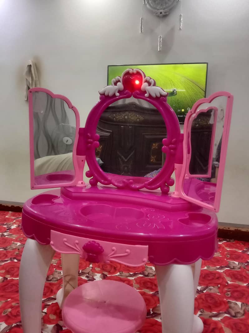 Dressing table with stool 3