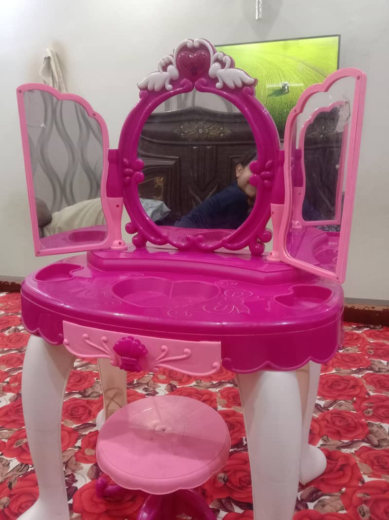 Dressing table with stool 5