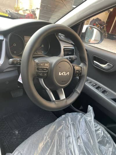 Kia Stonic ex 11800 milege total genuine car