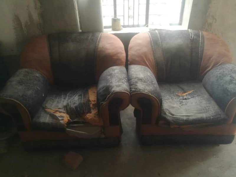 2 sofas 2