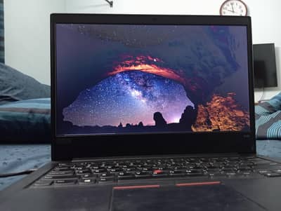 Best condion laptop model n. m:e480 ram:16gb SSD:512g no charger b
