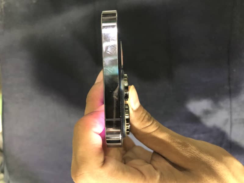 iPhone 14 Pro 4