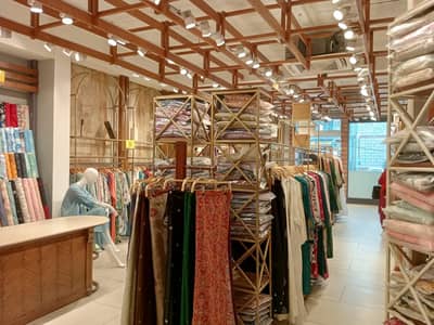 MM Alam Road For Flagship Store Space 5200 Available For Rent Gulberg