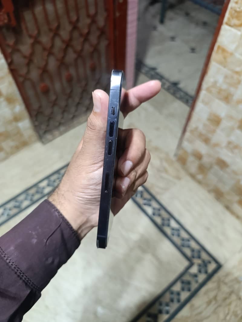 iPhone 14 Pro 2