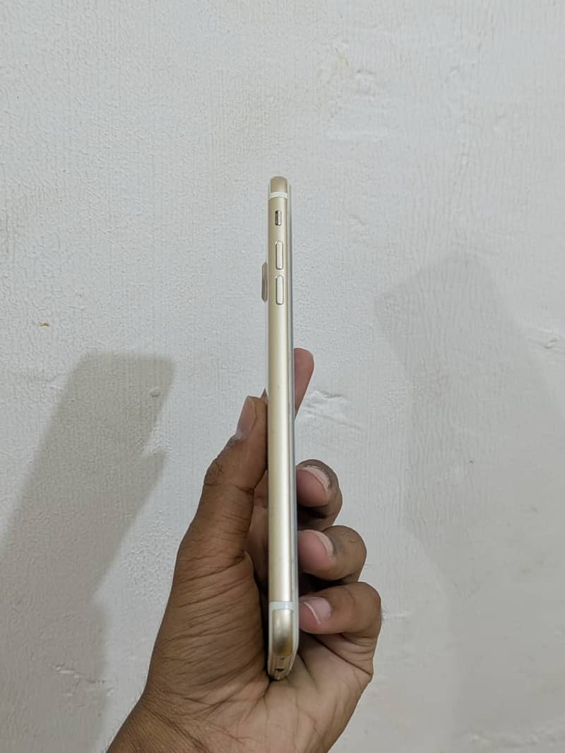Apple iPhone 7 Plus 0