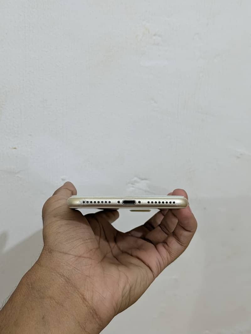 Apple iPhone 7 Plus 3