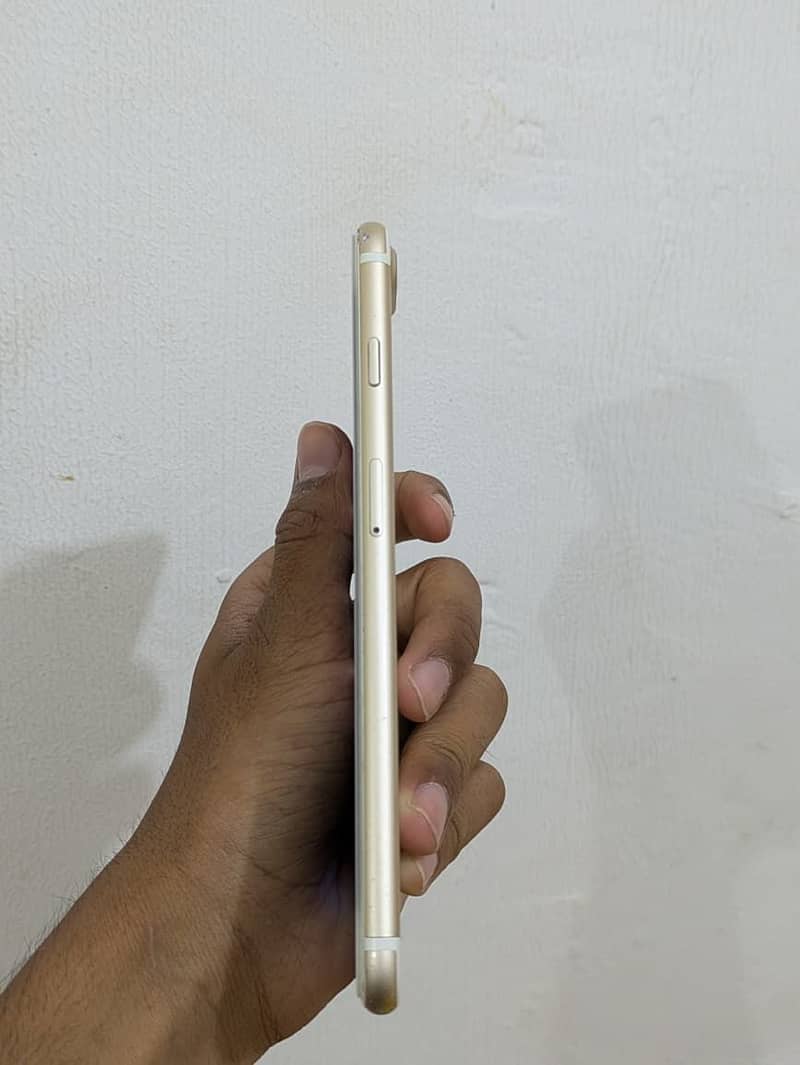 Apple iPhone 7 Plus 5