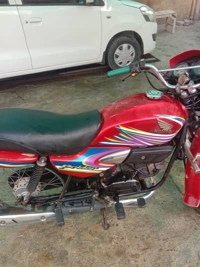 Honda prider motorcycle red. 2018 model for sale good condition