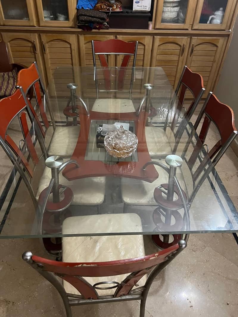 Dining table 0