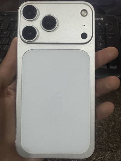 iPhone XR convert 17 pro
