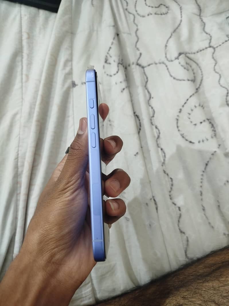 iPhone 16 JV 2