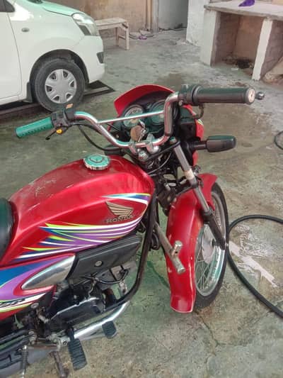 Honda prider motorcycle red. 2018 model for sale good condition