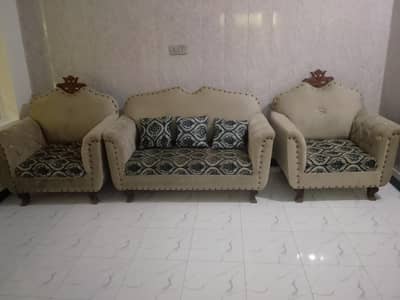 Crown Sofa