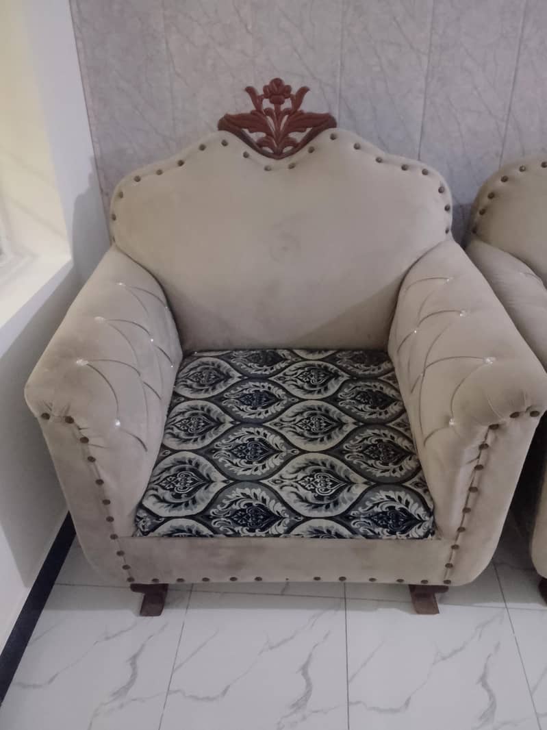 Crown Sofa 2