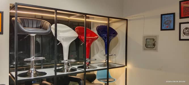 Bar stool