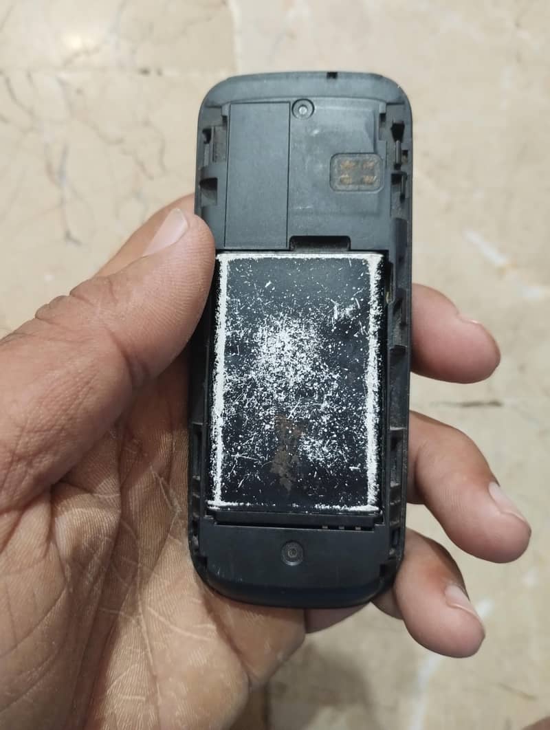 Nokia 100 4