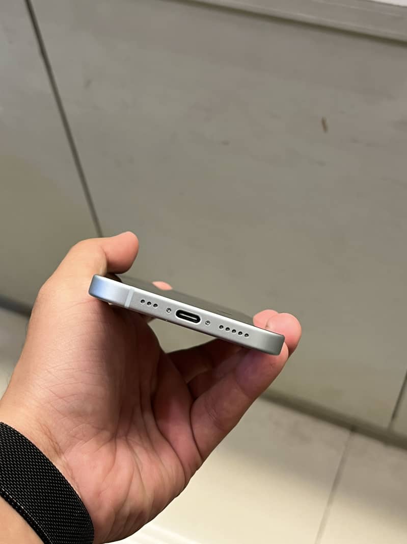 IPHONE 15 7