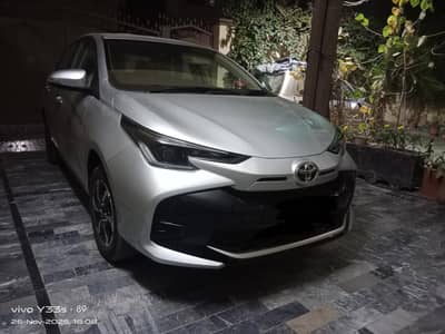 Toyota yaris facelift limited edition with alloy rims