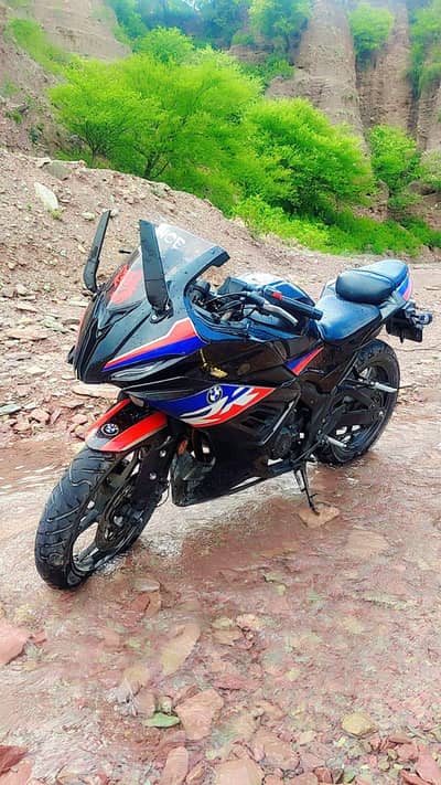 zaberdast bike hai
