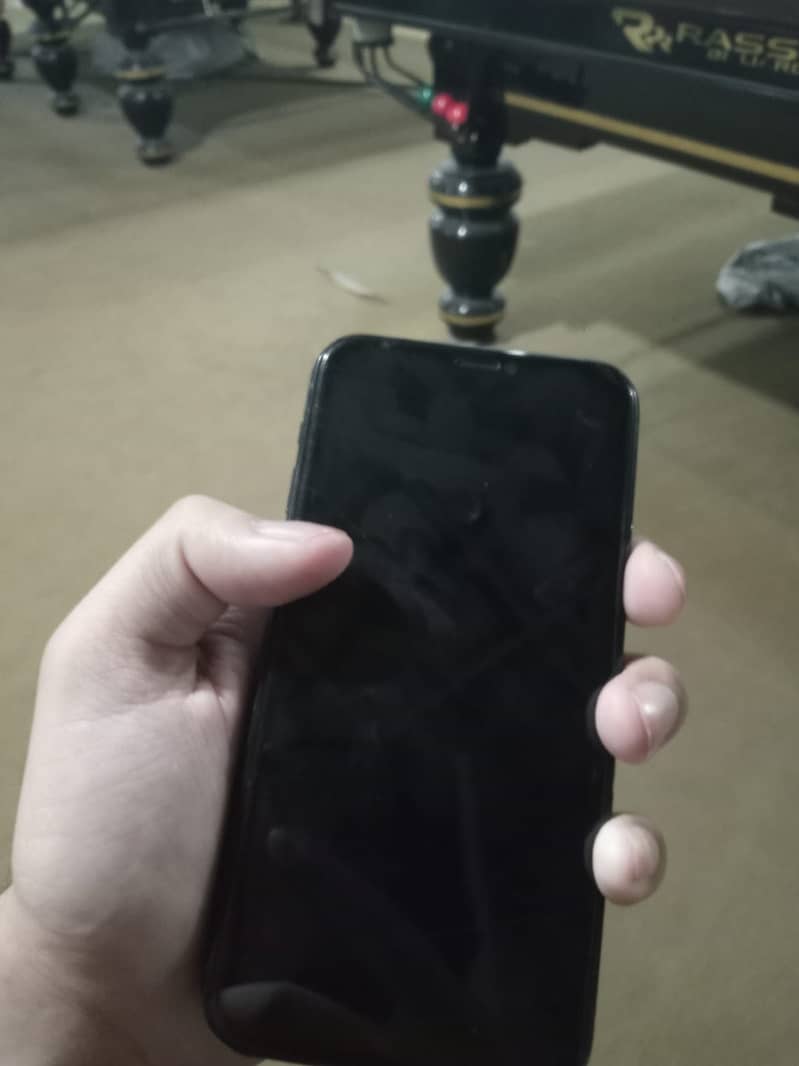 IPHONE 11 PRO 1