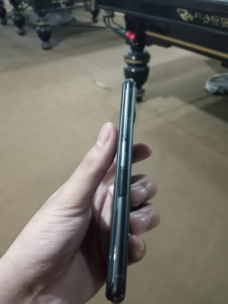 IPHONE 11 PRO 3