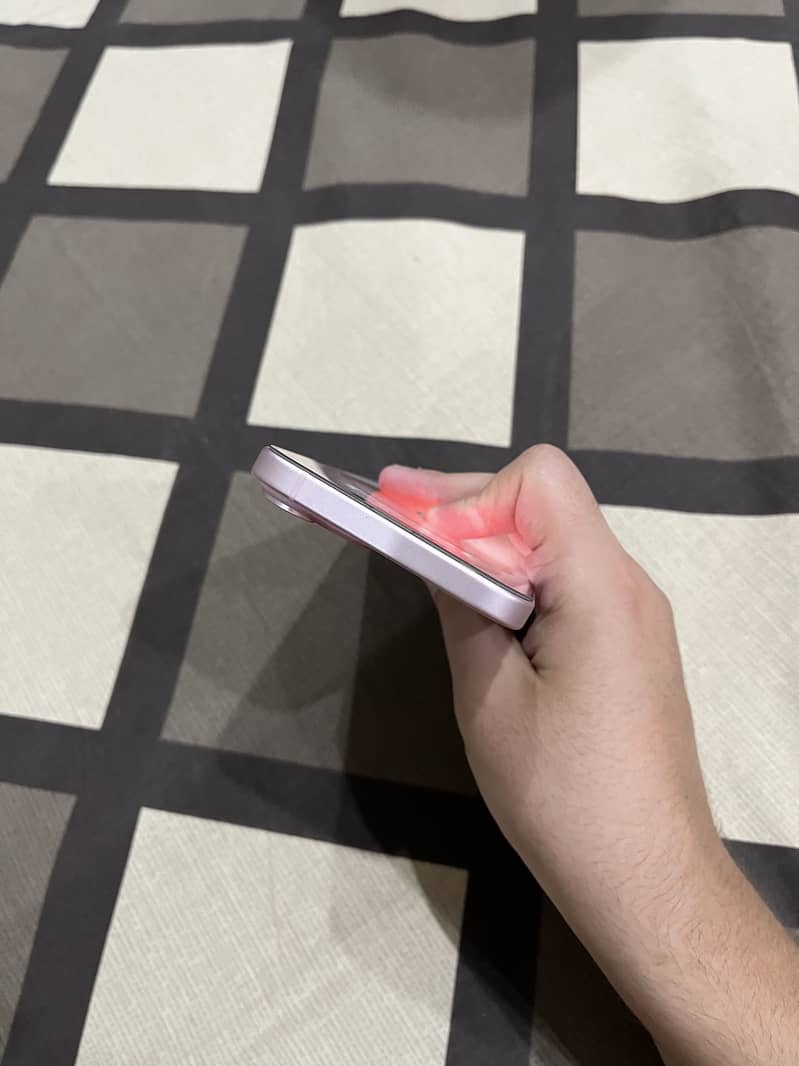 Iphone 15 plus 6