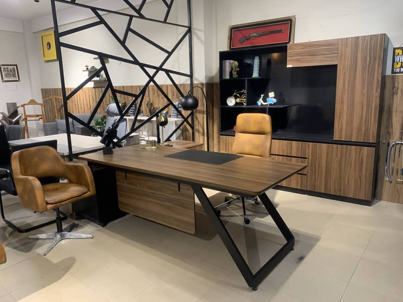 Executive table/ office table 0
