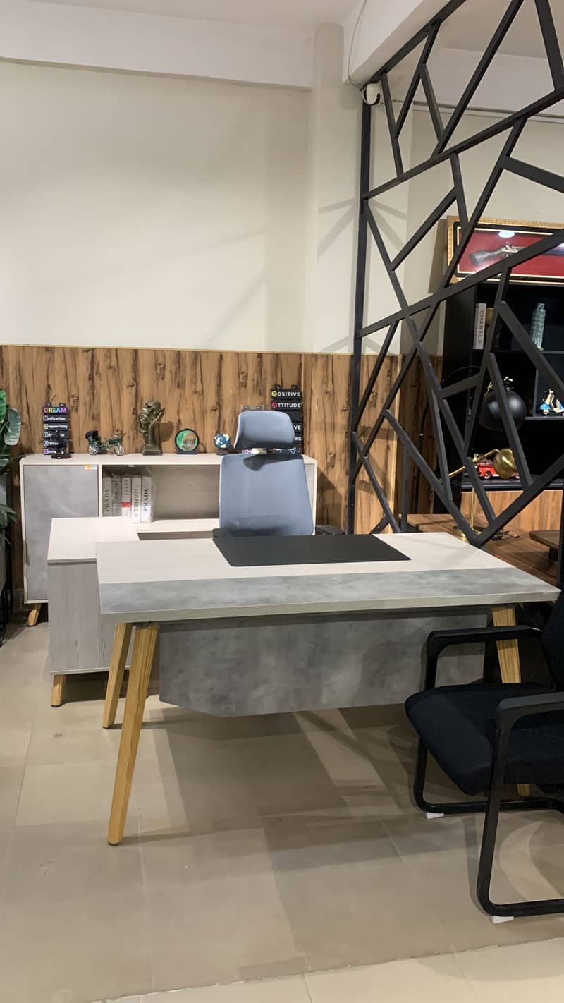 Executive table/ office table 6