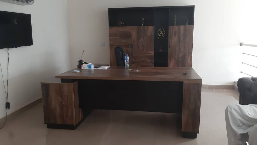 Executive table/ office table 10