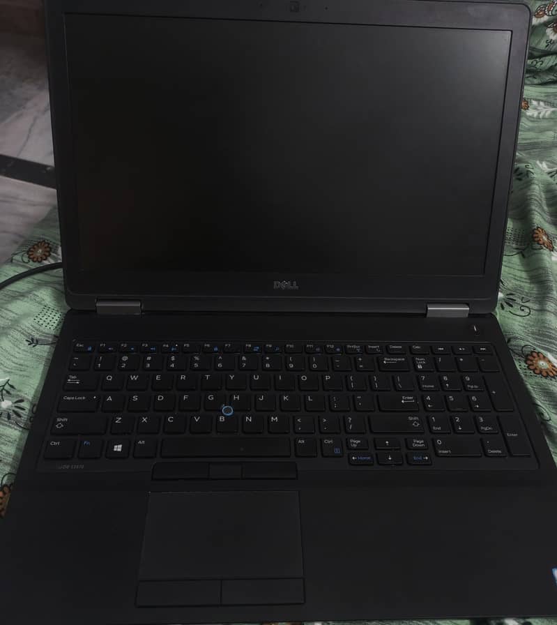 Dell Latitude E5570 0