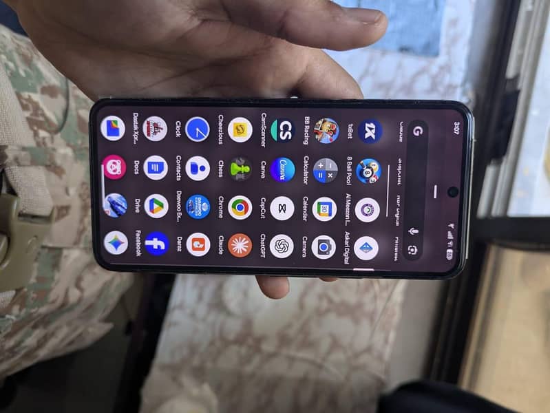 Google pixel 8 4