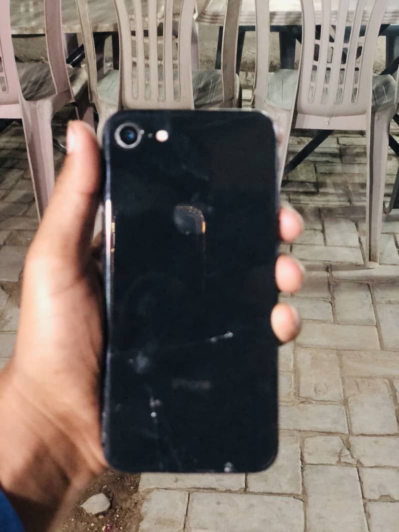 iPhone 8 0